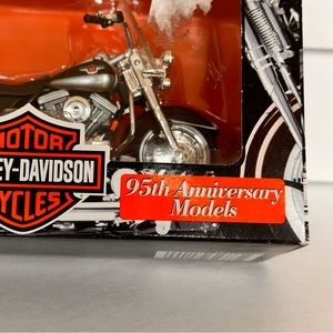 HARLEY-DAVIDSON 1998 series 3 motorcycle model.